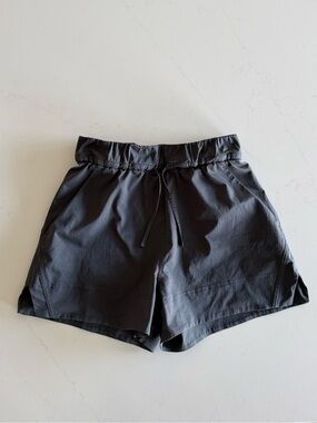 lululemon cinchable waist woven short
